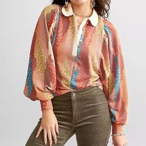 Gimmicks BKE Wmn S Patchwork Mixed Print Fleece Crochet Collar Dolman Henley Top